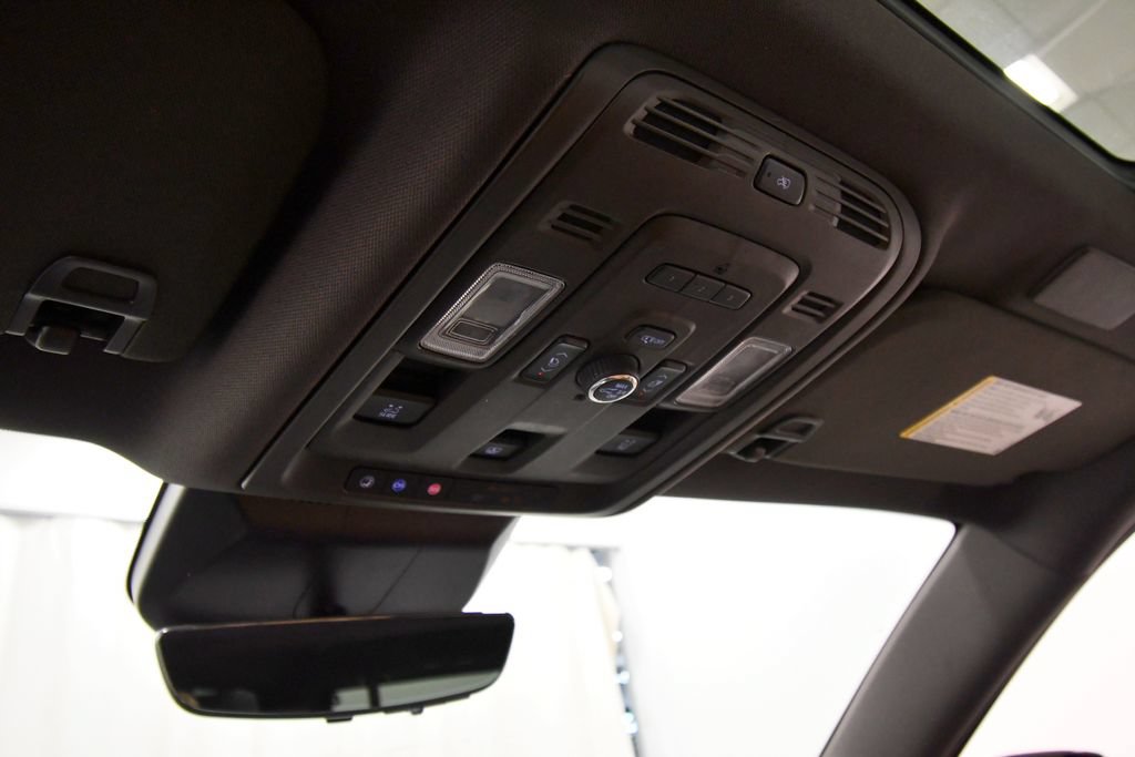 Used 2021 Cadillac Escalade Premium Luxury w/ Driver Assist Tech Package AWD/4WD image 31