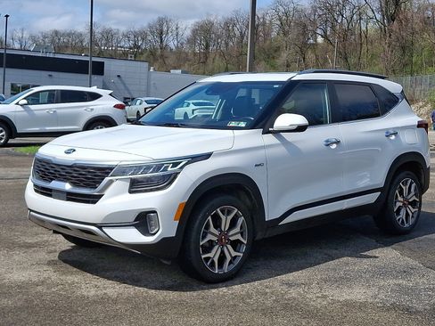 Used 2021 Kia Seltos SX w/ SX Sunroof Package image 3