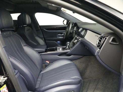 Certified 2023 Bentley Flying Spur V8 image 28