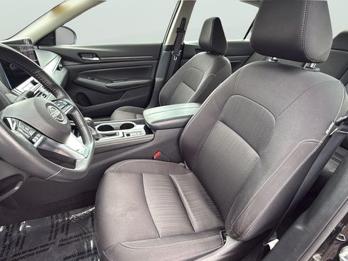 Used 2024 Nissan Altima 2.5 SV w/ SV Premium Package FWD image 23
