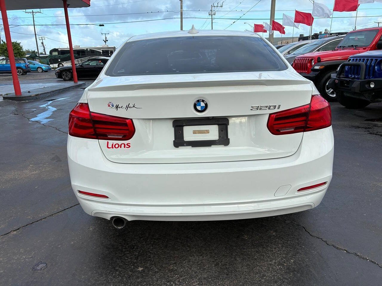 Used 2018 BMW 320i Sedan RWD image 5