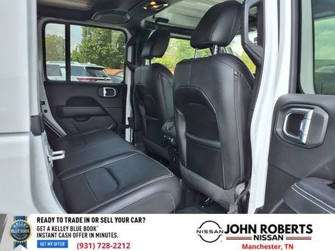 Used 2022 Jeep Wrangler Unlimited Sahara w/ Cold Weather Group image 19