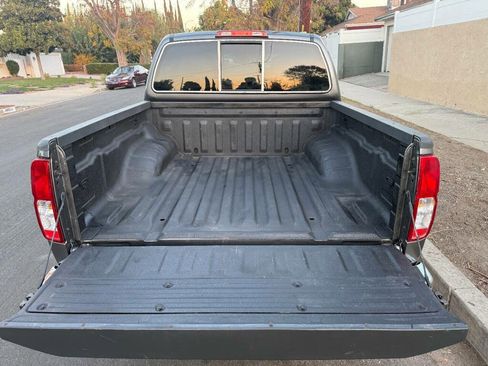 Used 2016 Nissan Frontier SV image 17