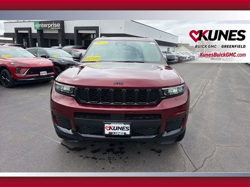 Used 2023 Jeep Grand Cherokee L Laredo image 13