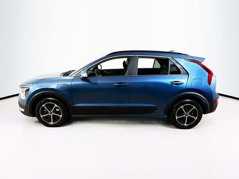 Used 2024 Kia Niro EX w/ EX Cold Weather Package FWD image 4