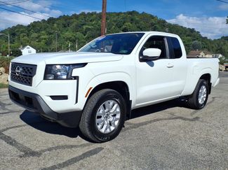 Used 2022 Nissan Frontier SV w/ Technology Package image 1