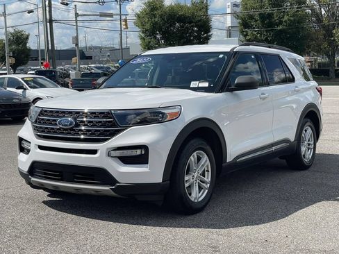 Used 2023 Ford Explorer XLT w/ Equipment Group 202A RWD image 6