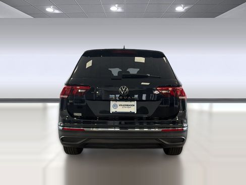 Used 2024 Volkswagen Tiguan SE FWD image 10