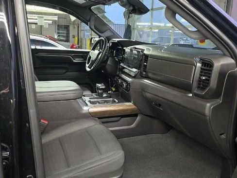 Used 2023 Chevrolet Silverado 1500 LT Trail Boss w/ Protection Package image 8