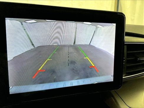 Used 2022 Ford Explorer XLT w/ Equipment Group 202A image 20