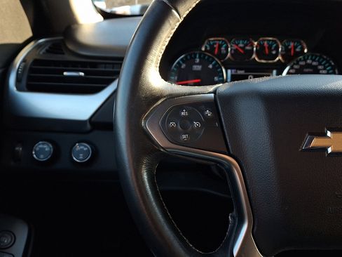 Used 2018 Chevrolet Suburban LT image 20