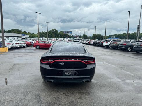 Used 2015 Dodge Charger SE w/ Popular Equipment Group RWD image 4