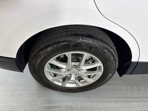 Used 2024 Chevrolet Equinox LT FWD image 10