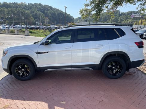 New 2026 Volkswagen Atlas Peak Edition image 7