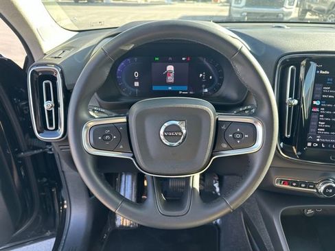 Used 2024 Volvo XC40 B5 Plus AWD/4WD image 6