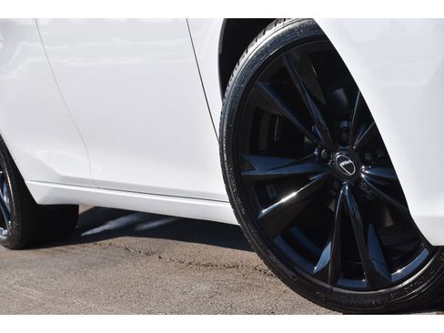 Used 2024 Lexus ES 300h F Sport image 10