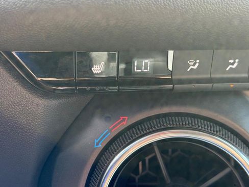 Used 2025 Chevrolet Blazer LT image 21