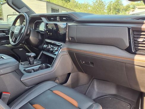 Used 2022 GMC Sierra 1500 AT4 w/ AT4 Premium Package image 11