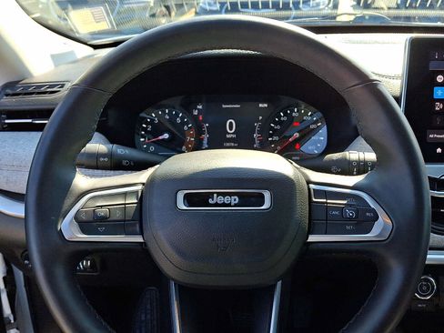 Certified 2022 Jeep Compass Latitude w/ Sun and Sound Group AWD/4WD image 19
