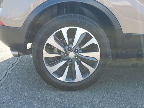Used 2019 Buick Encore Essence AWD/4WD image 5