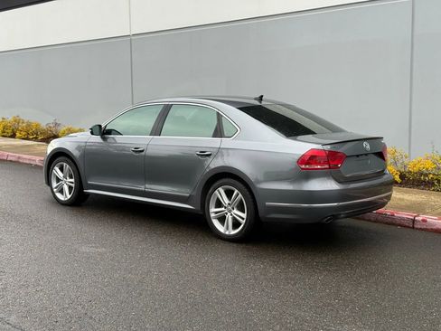 Used 2013 Volkswagen Passat TDI SEL Premium image 3