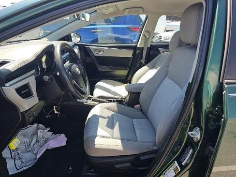 Used 2016 Toyota Corolla LE FWD image 3
