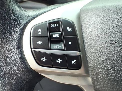 Used 2021 Ford Explorer XLT w/ Equipment Group 202A AWD/4WD image 27