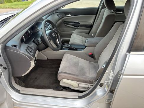 Used 2010 Honda Accord LX image 12