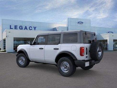 New 2025 Ford Bronco 4-Door image 4