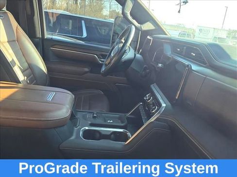 Used 2024 GMC Sierra 3500 Denali Ultimate image 30