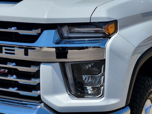 Used 2020 Chevrolet Silverado 2500 LTZ w/ LTZ Convenience Package AWD/4WD image 5
