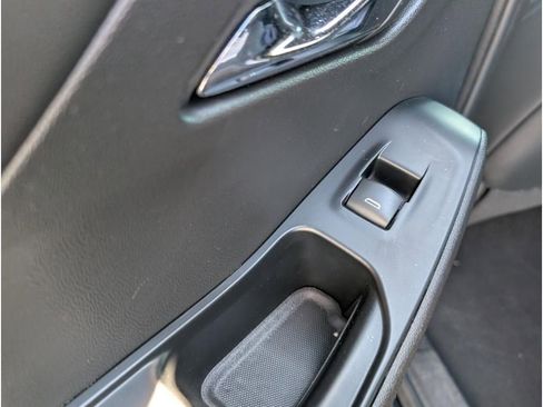 Used 2023 Chevrolet Traverse RS image 12