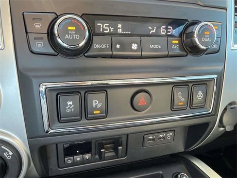 Used 2019 Nissan Titan PRO-4X w/ Pro-4x Convenience Package image 22