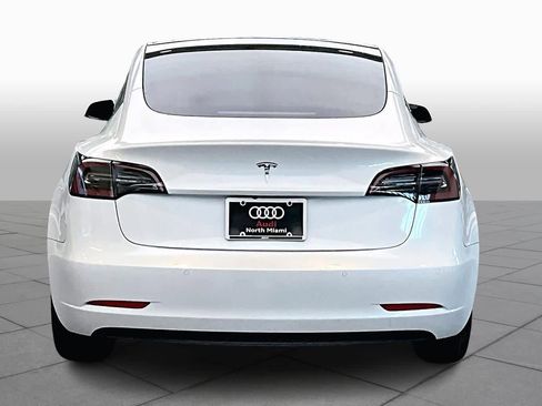 Used 2022 Tesla Model 3 image 4