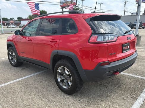 Used 2019 Jeep Cherokee Trailhawk AWD/4WD image 3