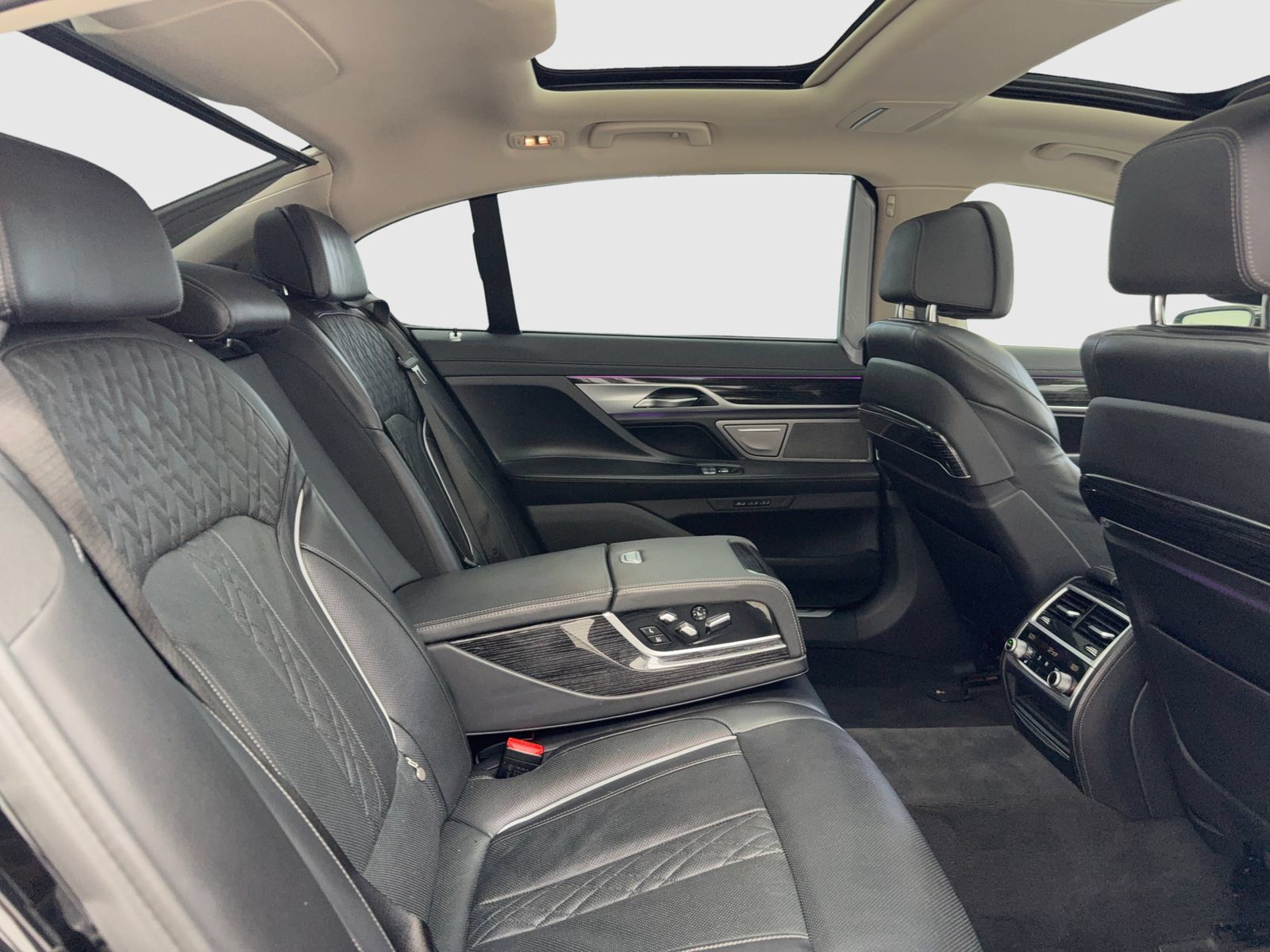 Used 2022 BMW 740i RWD image 46