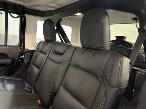 Used 2021 Jeep Wrangler Unlimited Sahara w/ Uconnect 4C Nav & Sound Group AWD/4WD image 20