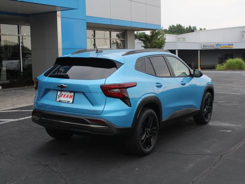 New 2026 Chevrolet Trax ACTIV w/ Sunroof Package FWD image 4
