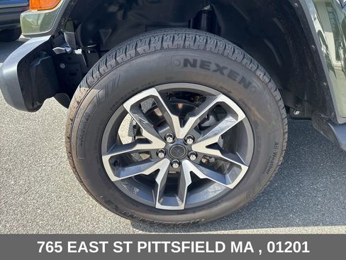 Used 2024 Jeep Wrangler Unlimited w/ Convenience Group AWD/4WD image 26