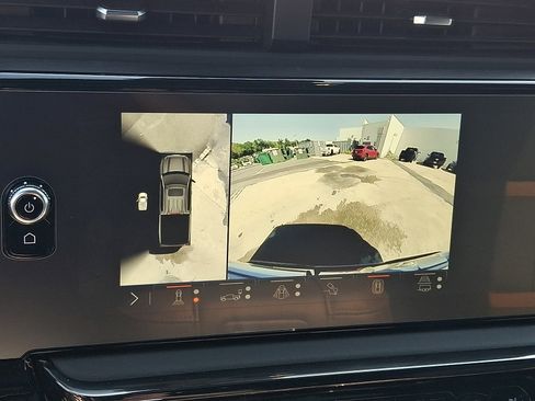 Used 2024 GMC Sierra 1500 AT4 w/ Technology Package AWD/4WD image 18