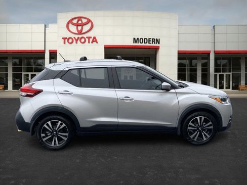 Used 2019 Nissan Kicks SV w/ Exterior Package image 4