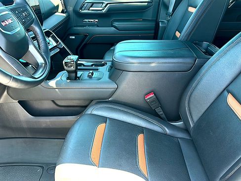 Used 2024 GMC Sierra 1500 AT4 w/ Technology Package AWD/4WD image 13
