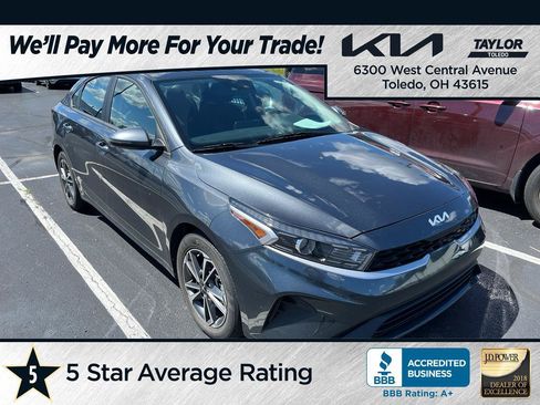 Used 2023 Kia Forte LXS w/ LXS Technology Package FWD image 1