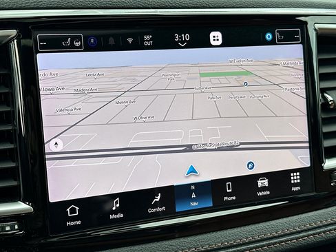 Used 2024 Chrysler Pacifica Pinnacle image 22