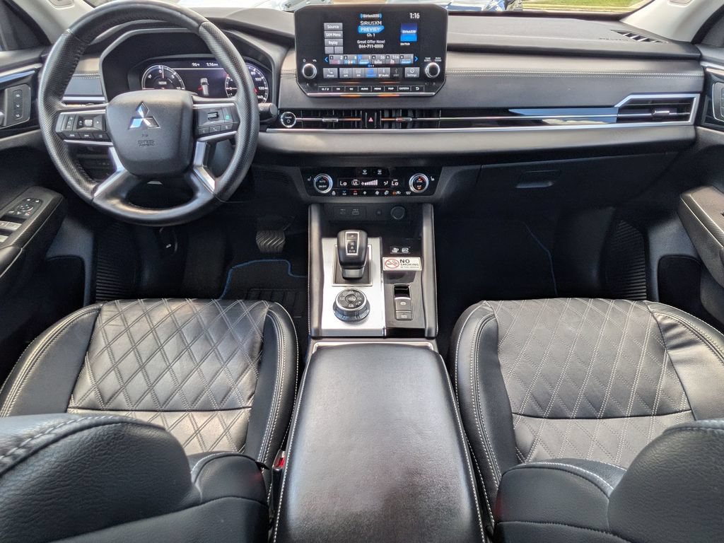 Used 2024 Mitsubishi Outlander SEL AWD/4WD image 17