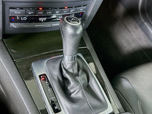 Used 2012 Mercedes-Benz E 550 Cabriolet image 23