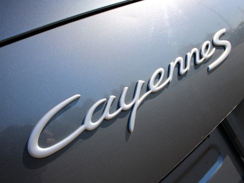 Used 2005 Porsche Cayenne S image 5