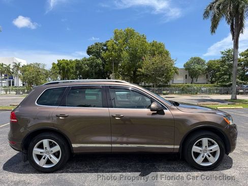 Used 2012 Volkswagen Touareg VR6 AWD/4WD image 14