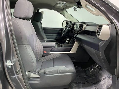 Used 2022 Toyota Tundra SR5 w/ SR5 Convenience Package image 8