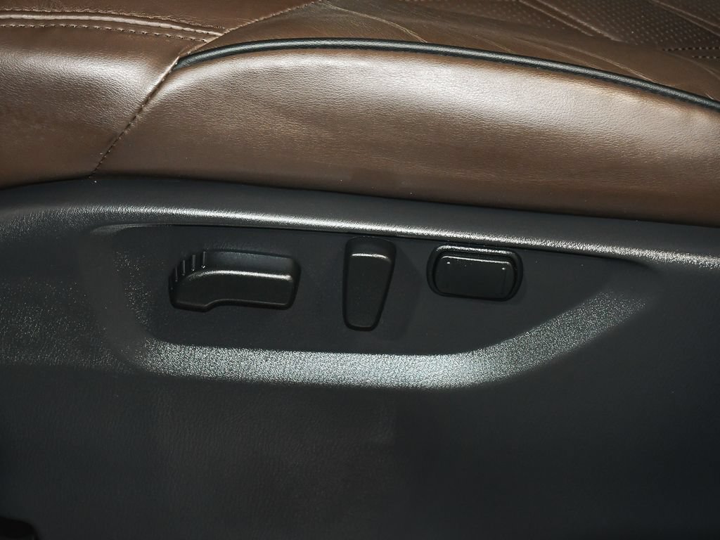 Used 2024 Nissan Armada Platinum w/ Captain's Chairs Package AWD/4WD image 45